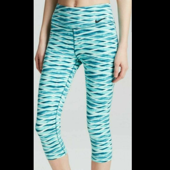 Nike Pants - Nike Legendary Crisscross Crop Capri Tights M